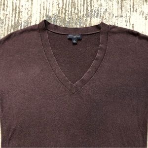 Banana Republic lightweight V neck 3/4 sleeve sweater S deep plum color